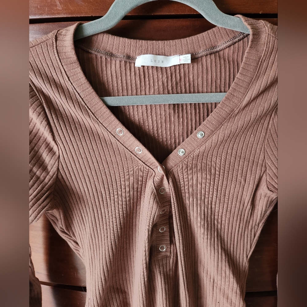 Lush Ribbed Button Bodysuit - Picture 4 of 5